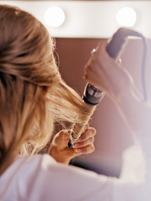 トップ ヘアスタイリストがおすすめする 外出自粛中の枝毛ケア法 トップ ヘアスタイリストがおすすめする 外出自粛中の枝毛ケア法