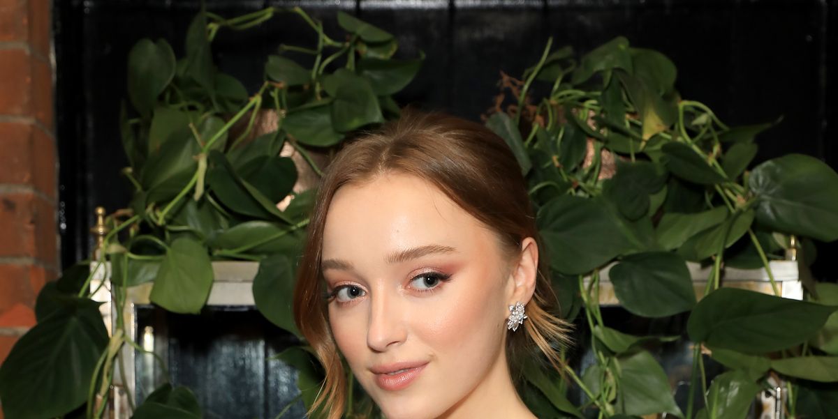 Bridgerton's Phoebe Dynevor got a fiery-red '80s blow dry and we're ...