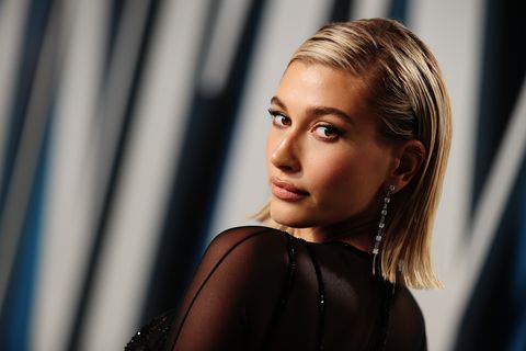 beverly hills, california   february 09 hailey baldwin bieber attends the 2020 vanity fair oscar party hosted by radhika jones at wallis annenberg center for the performing arts on february 09, 2020 in beverly hills, california photo by rich furyvf20getty images for vanity fair