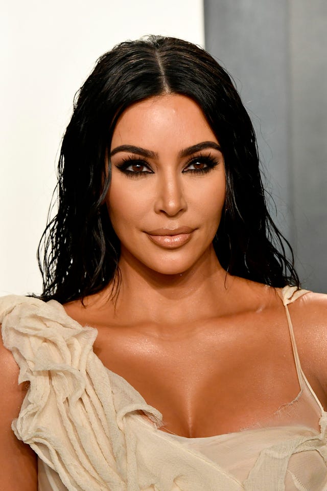 Kim Kardashian Bleached Her Brows And Went Top To Toe Blonde 