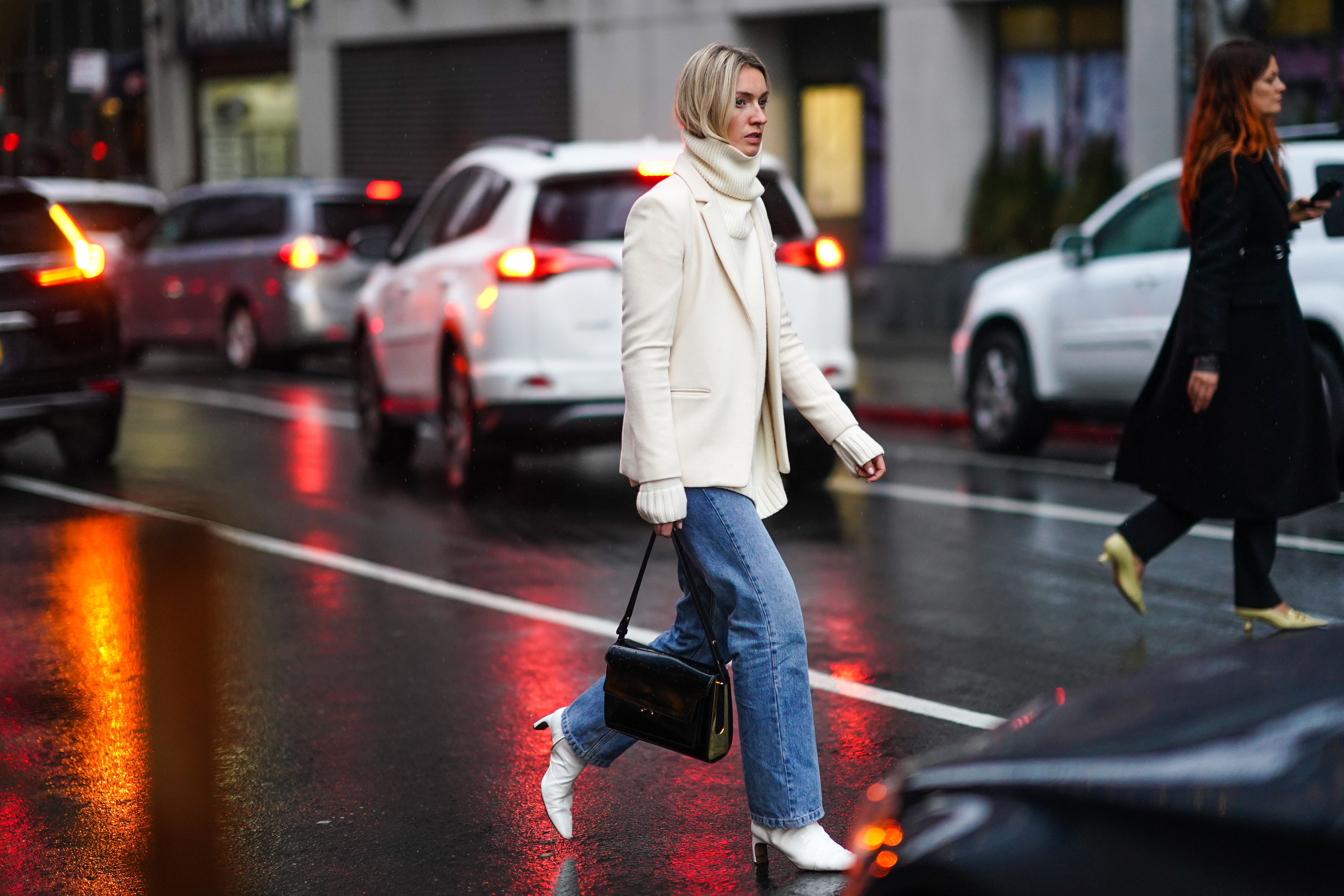 Mom Jeans Outfits What To Wear With Mom Jeans