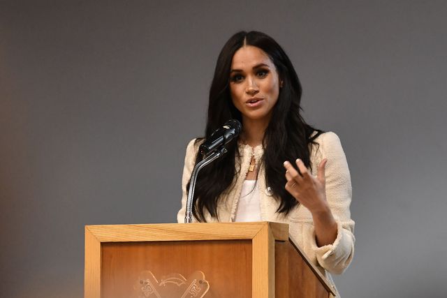 meghan markle's lawyer shuts down claims she 'bullied palace staff'