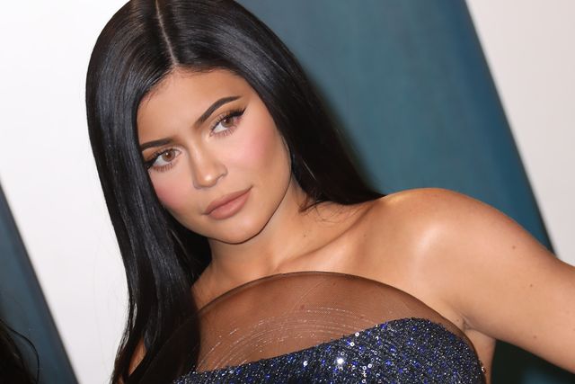 beverly hills, california   february 09  kylie jenner attends the 2020 vanity fair oscar party at wallis annenberg center for the performing arts on february 09, 2020 in beverly hills, california photo by toni anne barsonwireimage