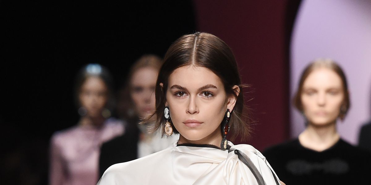 Kaia Gerber Shows The Brutal Realities Of Fashion Month, Blisters, Face ...