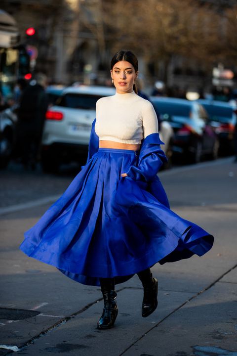 Street Style  - Paris Fashion Week - Womenswear Fall/Winter 2020/2021 : Day Three