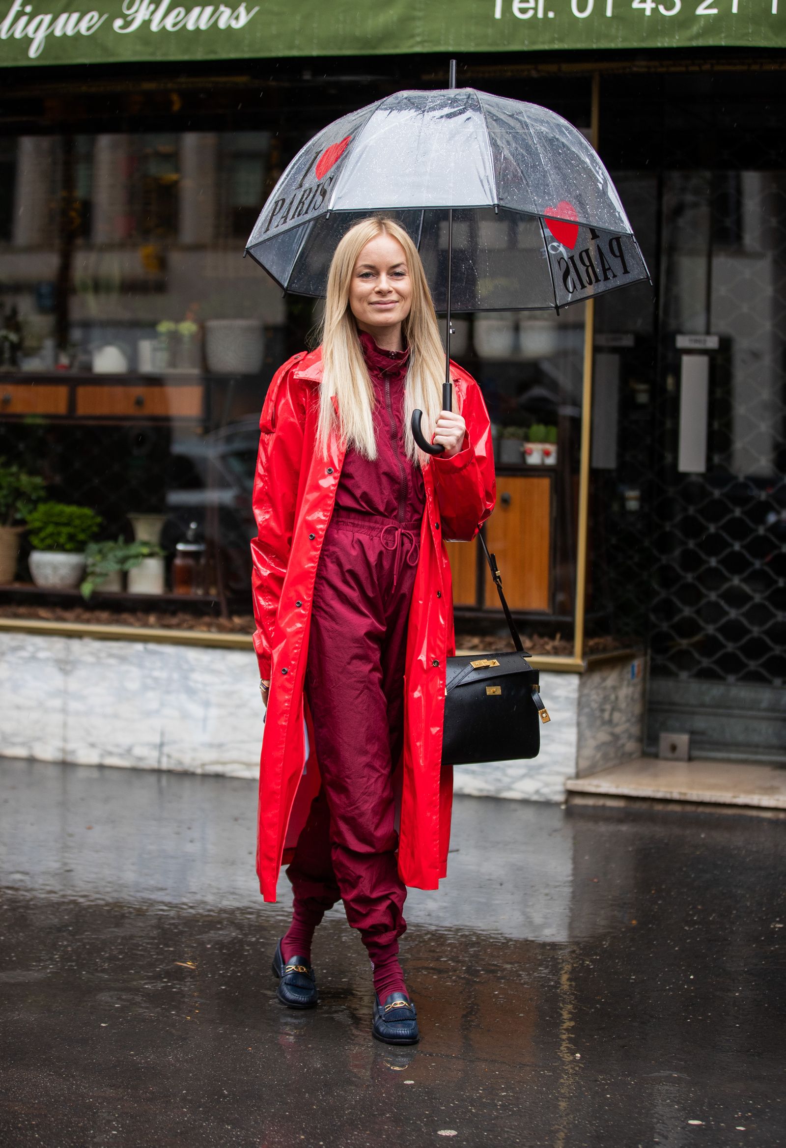 35 looks para vestir en un día de lluvia según las expertas