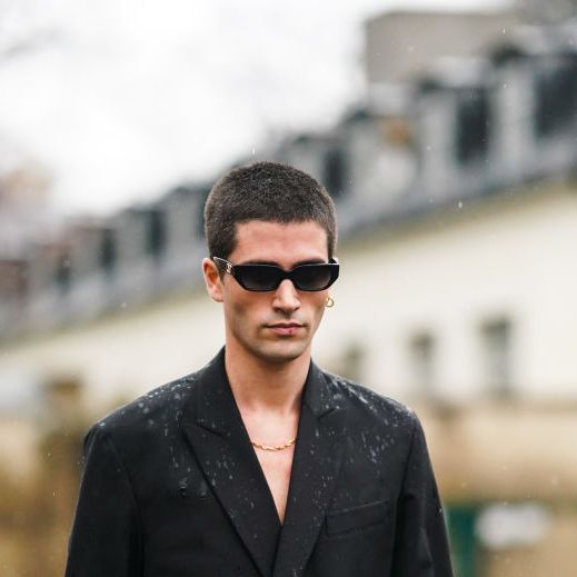 Gafas sol rectangulares: Versace y tienen los mejores modelos para hombre