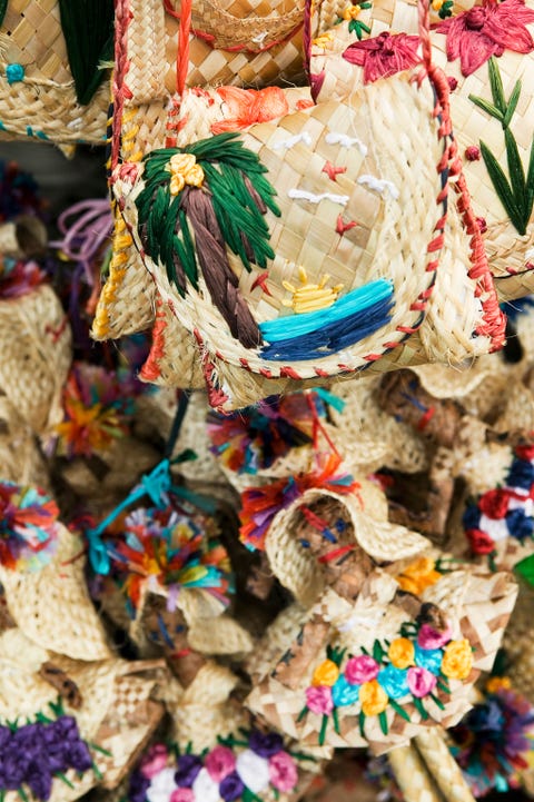 the straw market in nassau