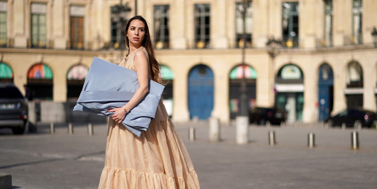 A Garment Bag is the Travel Luggage You Didn’t Know