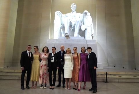 us president joe biden and us first lady jill biden pose with their family in front of the statue of abraham lincoln at the celebrating america event at the lincoln memorial after his inauguration as the 46th president of the united states in washington, dc, january 20, 2021 photo by joshua roberts  pool  afp photo by joshua robertspoolafp via getty images