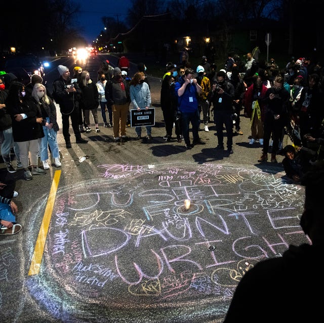 police shooting near minneapolis sparks protest police shooting near minneapolis sparks protest