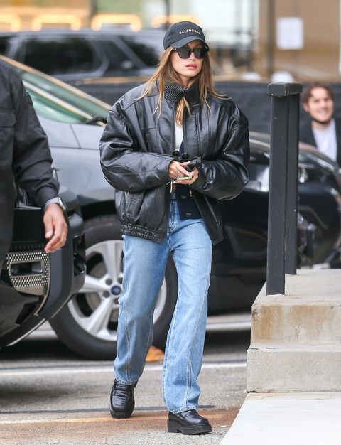 los angeles, ca   december 22 hailey bieber is seen on december 22, 2021 in los angeles, california  photo by bellocqimagesbauer griffingc images