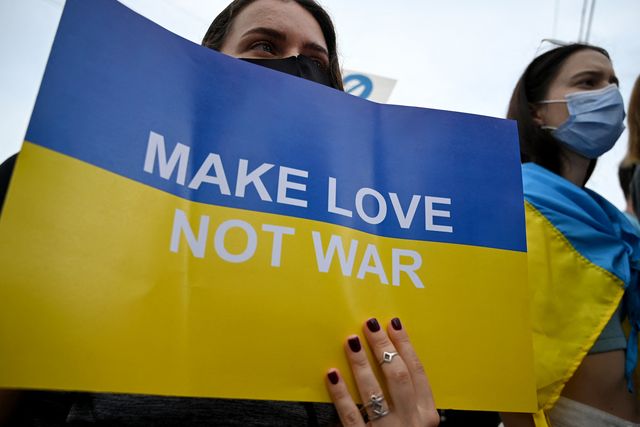 protestas en indonesia contra la guerra de ucrania marzo 2022