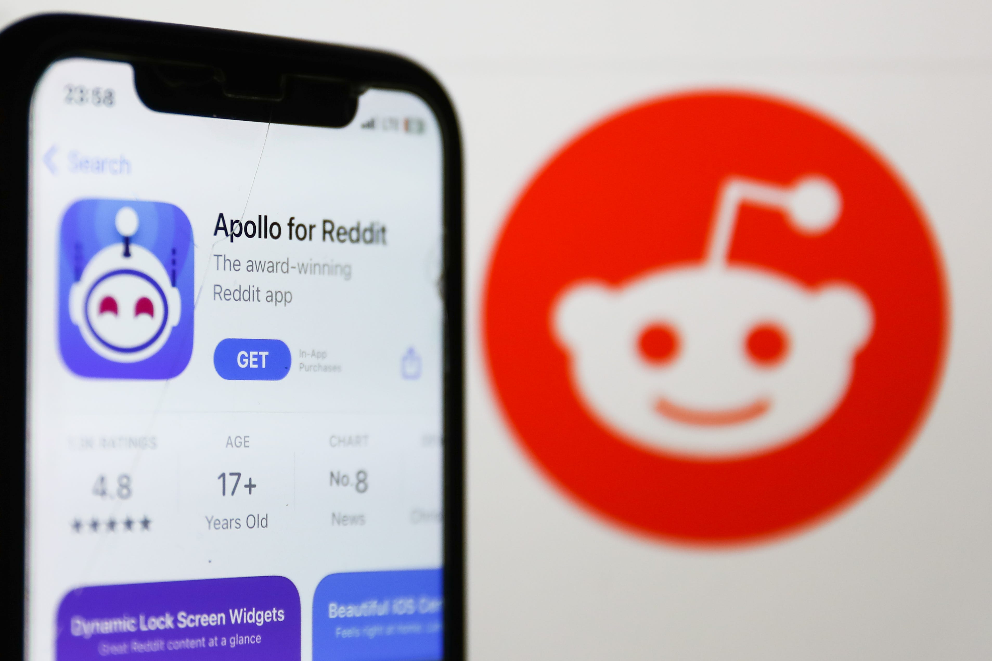 Generative AI Is at the Heart of the Ongoing Reddit Protest—Here's Why