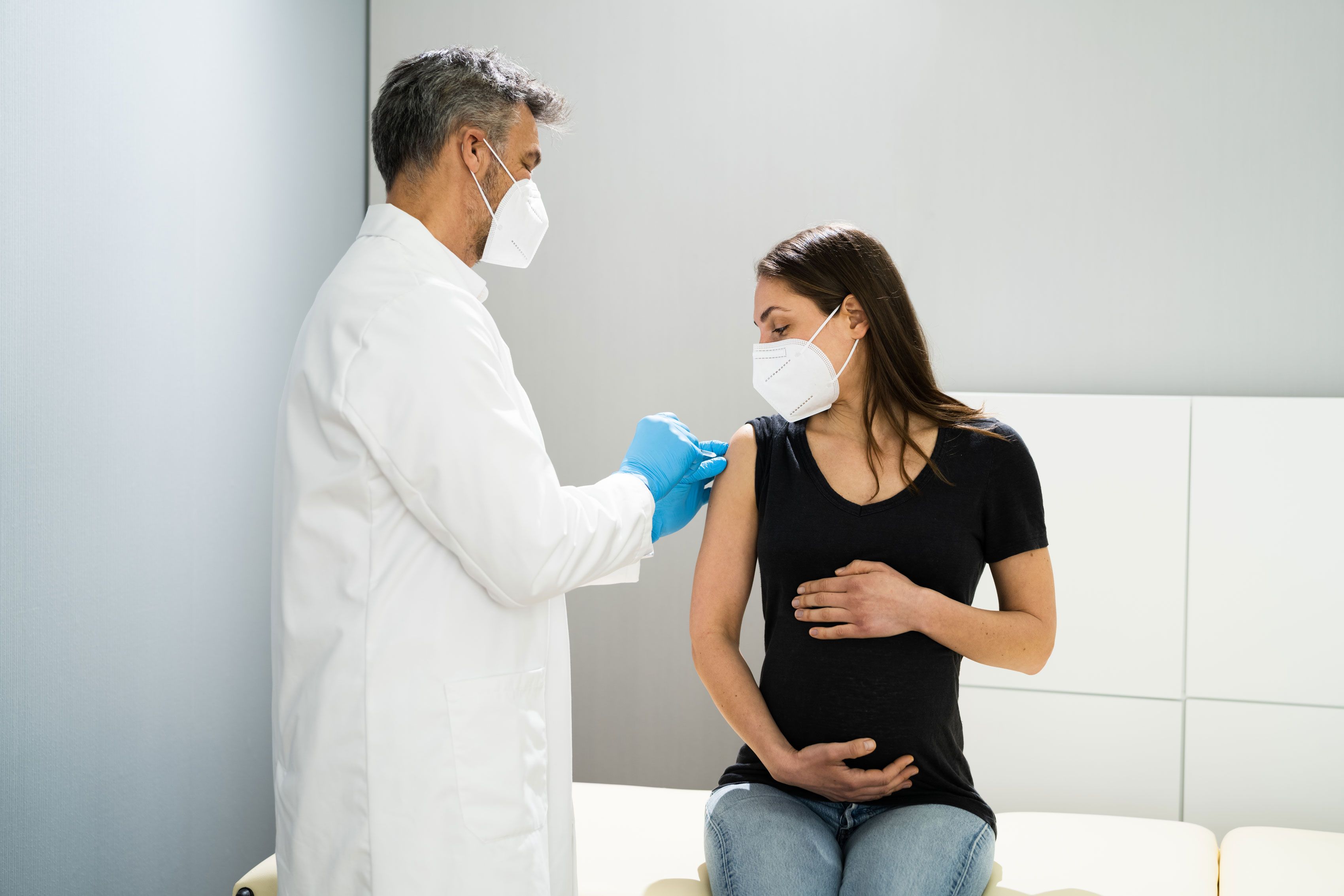 COVID 19 Vaccines Do Not Cause Infertility Experts Say   Gettyimages 1301956369 