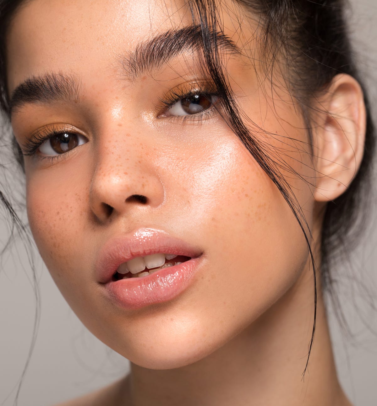 This  Concealer Will Make Your Angry Red Pimple Disappear