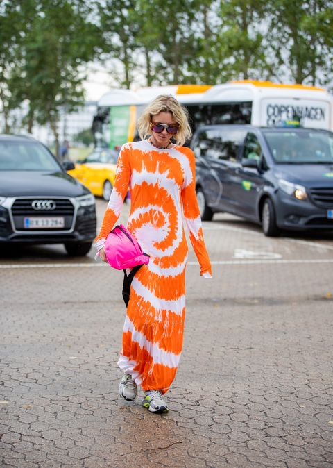 φθινοπωρινά χειμωνιάτικα φορέματα στο πορτοκαλί χρώμα