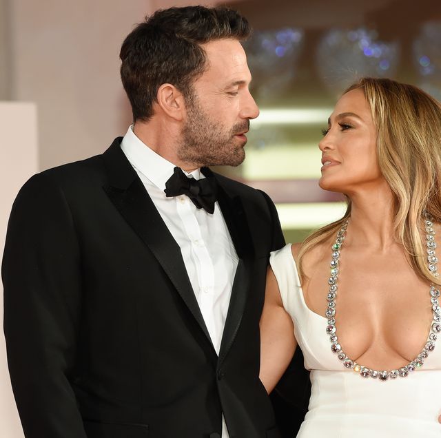 tapet salon fravær Jennifer Lopez Addresses Rumours She's Upset With Ben Affleck After  Interview About Ex-Wife Jennifer Garner