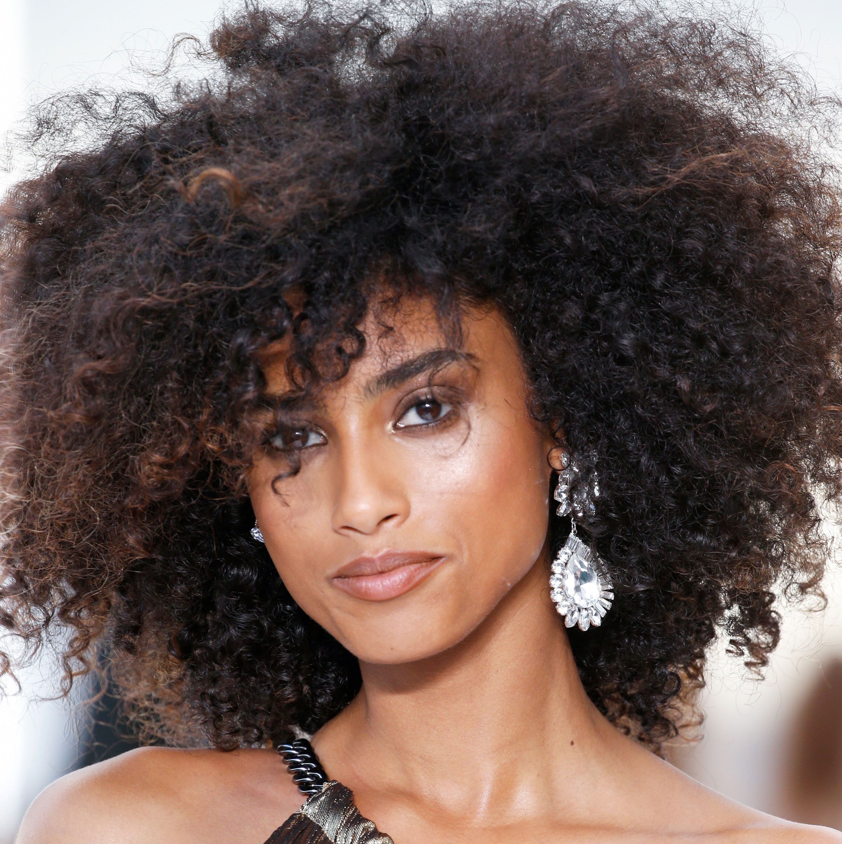 Mega volume and shine are just a spritz (or rinse) away.
