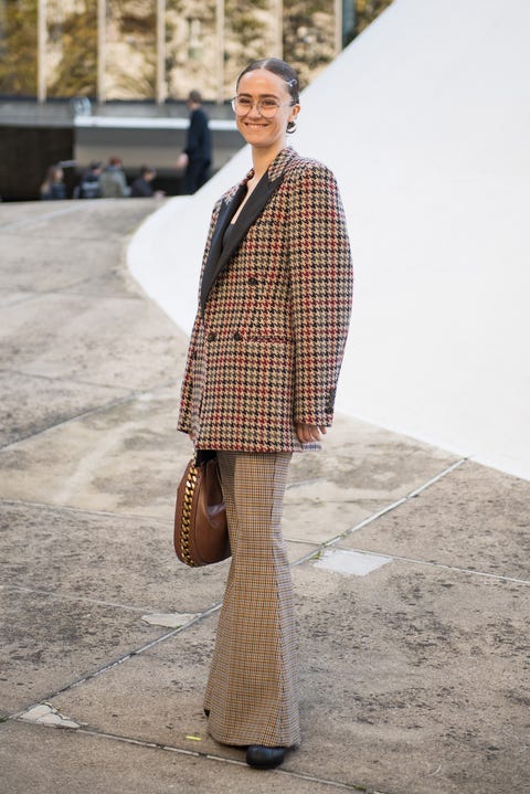 paris, france   october 04 ella emhoff attends the stella mc cartney womenswear springsummer 2022 show as part of paris fashion week on october 04, 2021 in paris, france photo by jacopo raulegetty images