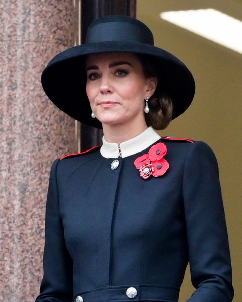 Londres, Inglaterra 14 de noviembre Catherine, duquesa de Cambridge, asiste al Servicio Nacional de Recuerdo en el monumento el 14 de noviembre de 2021 en Londres, Inglaterra.  Foto de Samir Husseinpol