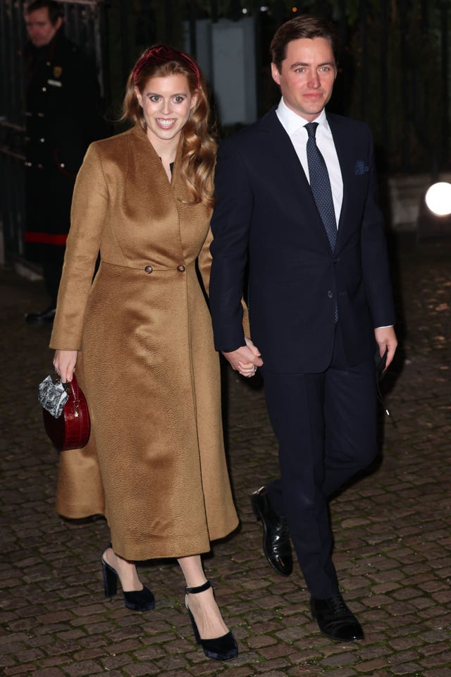 london, england december 08 princess beatrice of york and edoardo mapelli mozzi attend the together at christmas community carol service on december 08, 2021 in london, england photo by chris jacksongetty images