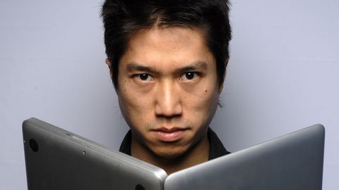 Laptop, Forehead, Electronic device, Technology, Computer, White-collar worker, Netbook, Gadget, Black hair, 