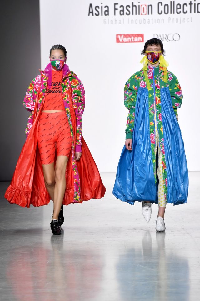 new york, new york   february 15 a model walks the runway wearing dokka vivid for asia fashion collective during new york fashion week the shows at spring studios on february 15, 2022 in new york city photo by noam galaigetty images for nyfw the shows