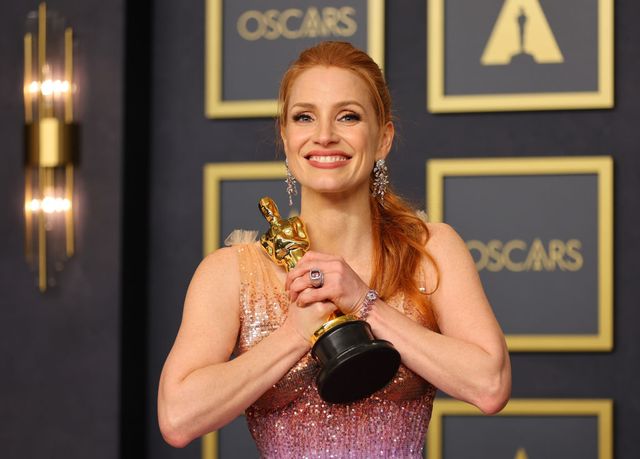 hollywood, california   march 27 jessica chastain, winner of the actress in a leading role award for ‘the eyes of tammy faye’  poses in the press room during the 94th annual academy awards at hollywood and highland on march 27, 2022 in hollywood, california photo by mike coppolagetty images