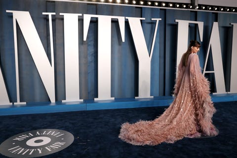 dakota johnson at the 2022 vanity fair oscar party