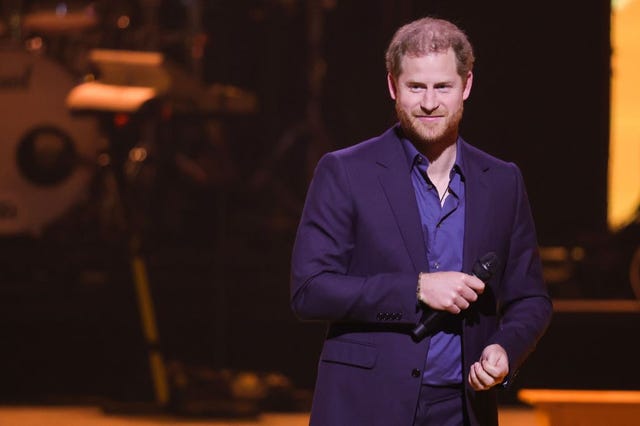 the hague, netherlands   april 22 prince harry, duke of sussex speaks on stage during the invictus games the hague 2020 closing ceremony at zuiderpark on april 22, 2022 in the hague, netherlands photo by chris jacksongetty images for the invictus games foundation