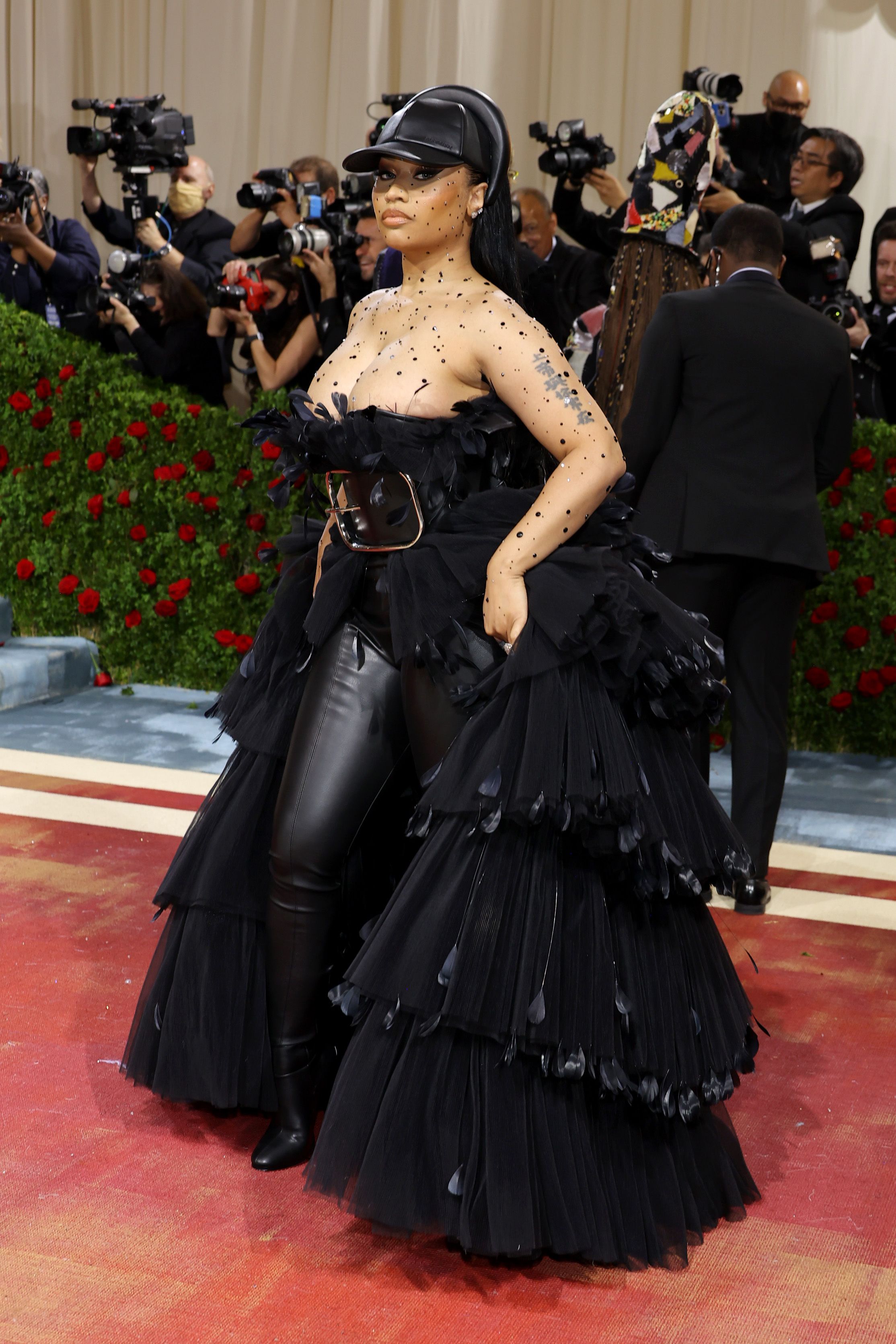 met gala black dress