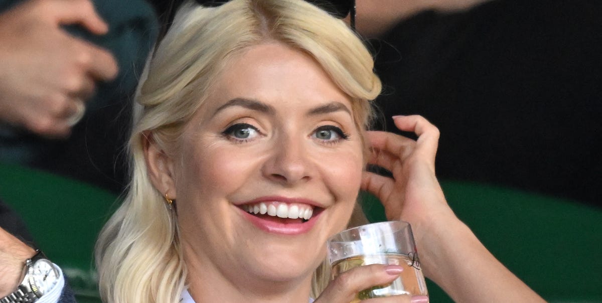 Holly Willoughby masters day-to-night dressing with this M&S tea dress