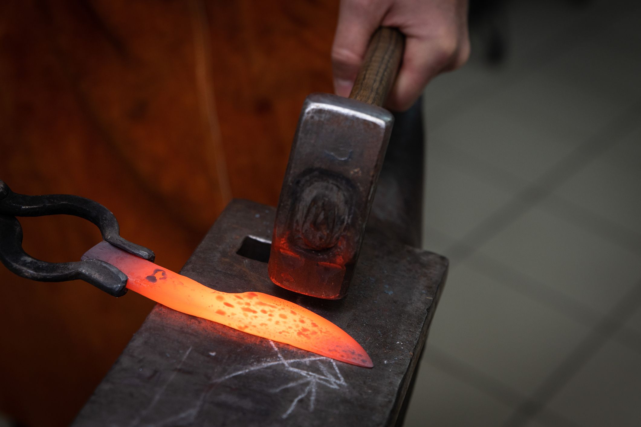 Forged In Fire - Forged in Fire knives can cut through almost