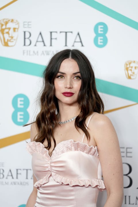 ana de armas baftas beauty look 2023