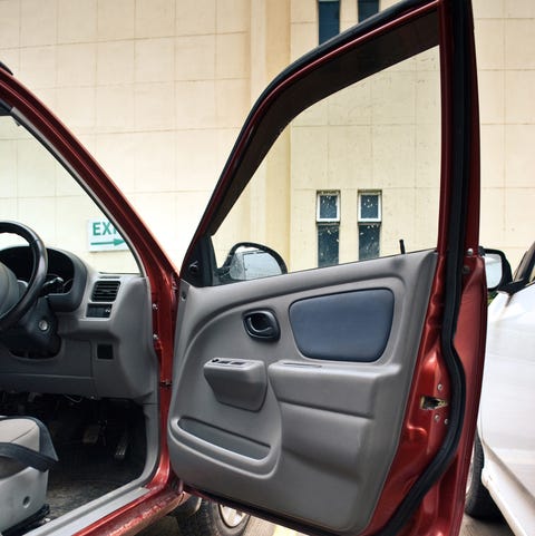 40 Car Etiquette Rules We Wish Everyone Would Follow 40 Car Etiquette Rules We Wish Everyone Would Follow