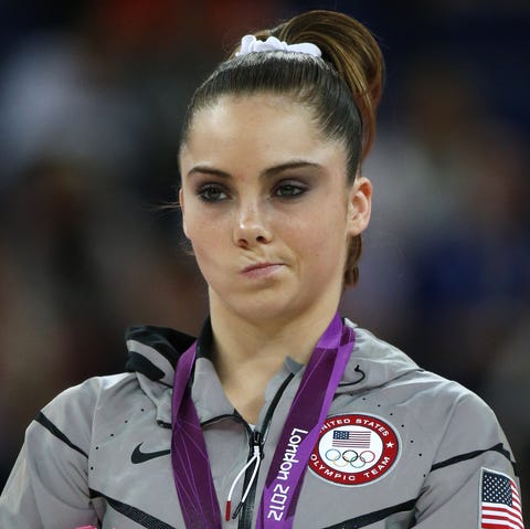 us kayla mc maroney poses with her silver medal on the podium of the womens vault final of the artistic gymnastics event of the london olympic games on august 5, 2012 at the 02 north greenwich arena in london afp photo  thomas coex        photo credit should read thomas coexafpgettyimages