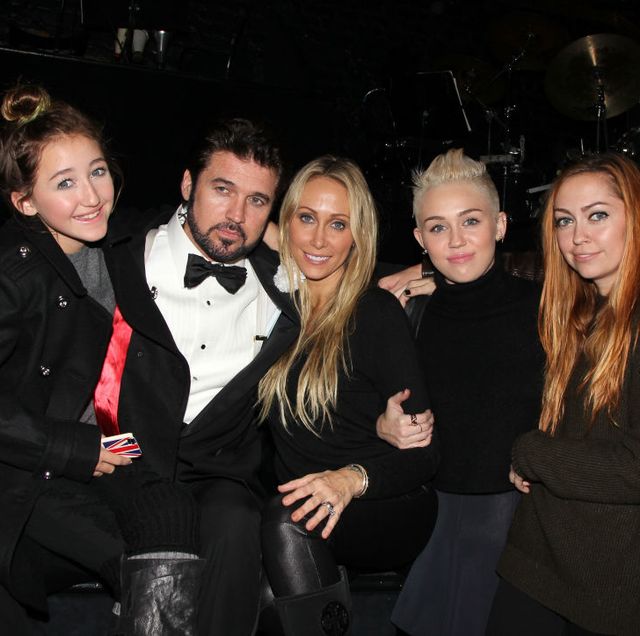 Miley Cyrus Just Revealed This Bizarre Cyrus Family Christmas Tradition