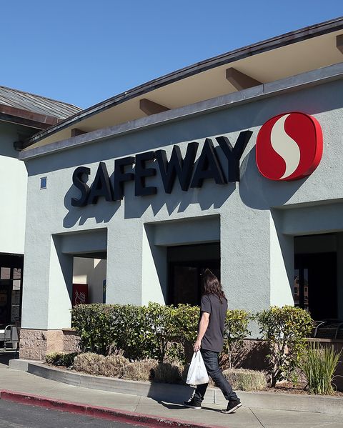 Safeway Grocery Store Posts Postive Quarterly Earnings
