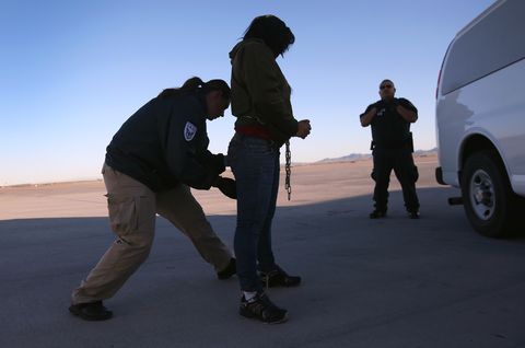 ICE Detains And Deports Undocumented Immigrants From Arizona