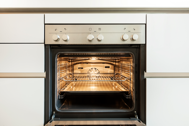 How Self Cleaning Ovens Work When And How To Use Your Oven S Self Cleaning Function