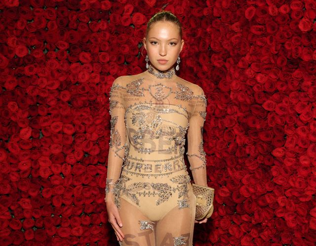 new york, new york   may 02 exclusive coverage lila grace moss attends the 2022 met gala celebrating in america an anthology of fashion at the metropolitan museum of art on may 02, 2022 in new york city photo by cindy ordmg22getty images for the met museumvogue