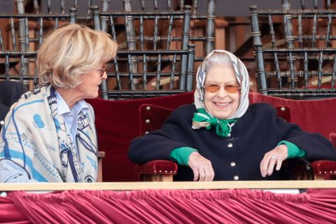 Уиндзор, Англия 13 май Пенелопа Кнатчбул, графиня Маунтбатън от Бирма и кралица Елизабет II присъстват на кралското конно шоу уиндзор в дома парк на 13 май 2022 г. в Уиндзор, Англия, кралското конно шоу уиндзор, което се казва, че е любимото годишно събитие на кралицата , се провежда, когато нейно величество празнува 70 години служба, 4-дневното събитие ще включва представлението „галоп през историята“, което е част от официалните снимки на платинения юбилей от снимки на Крис Джаксънгети