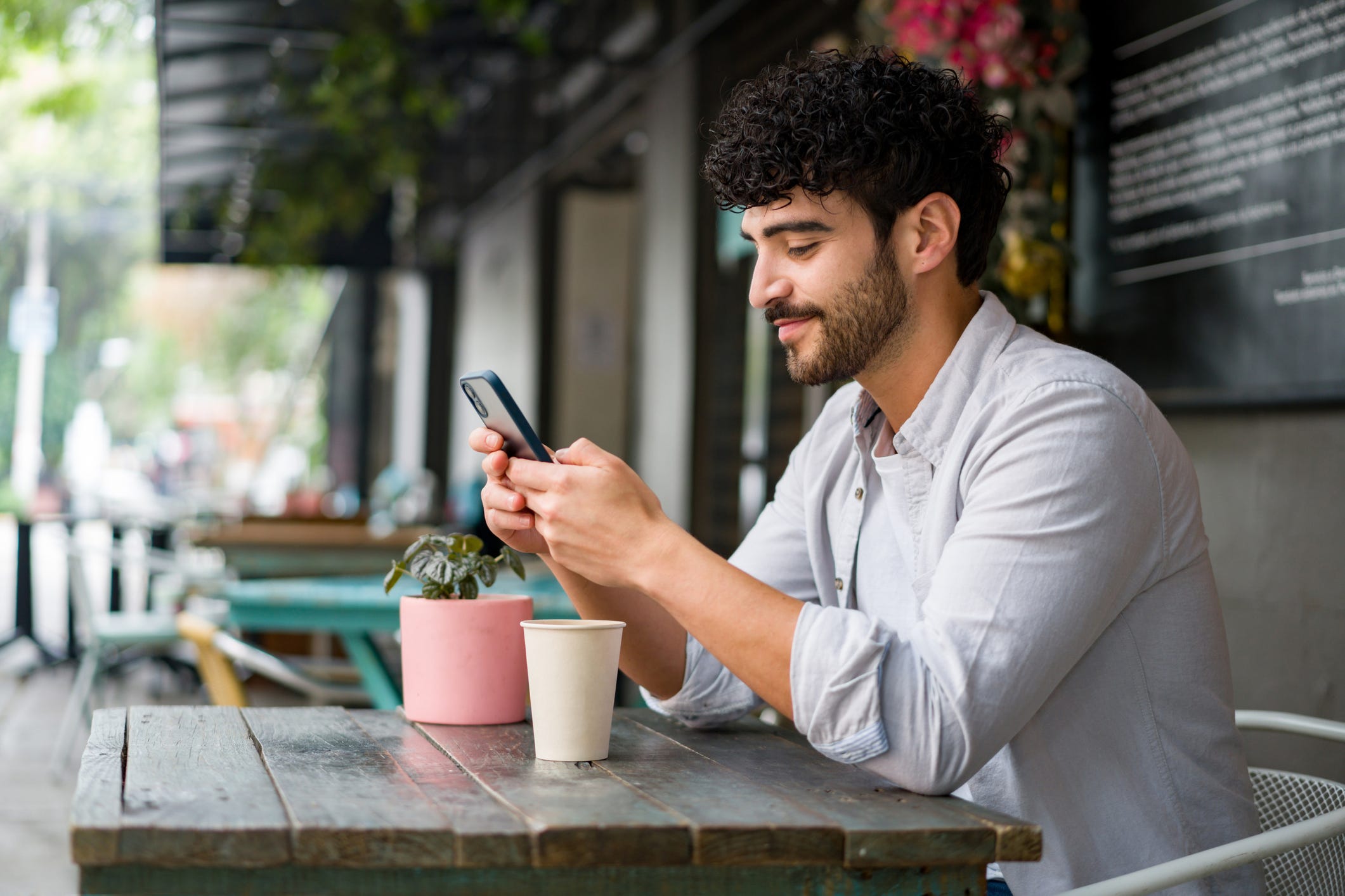 The 5 Best Apps to Make Intermittent Fasting a Little Easier