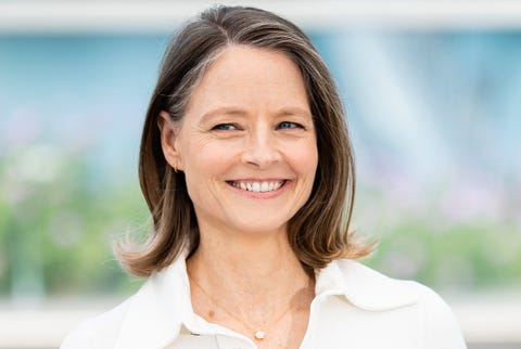 jodie foster attends a photocall as she receives an honorary palme d'or during the 74th annual cannes film festival in 2021 in france