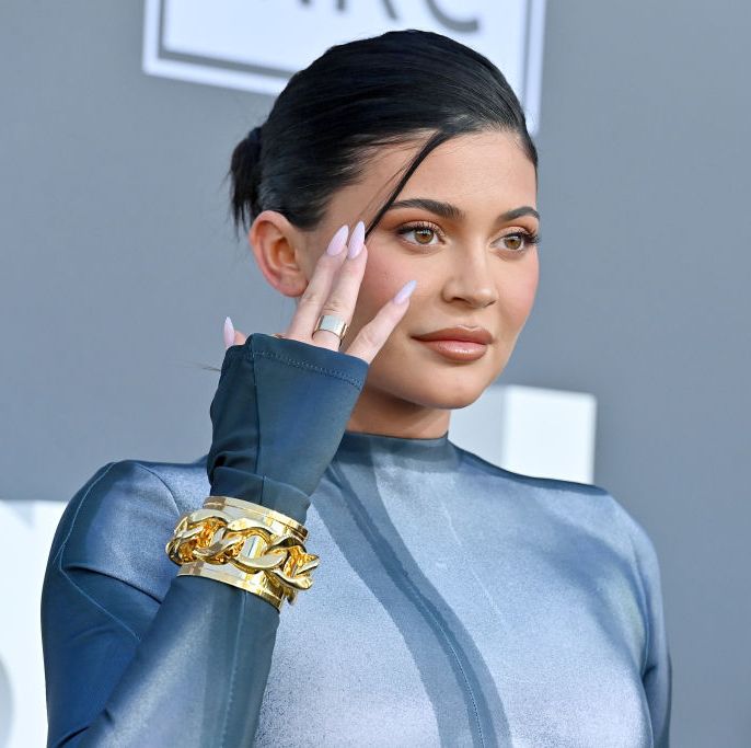 Kylie Jenner Says Postpartum Symptoms Are Slowing Her Down