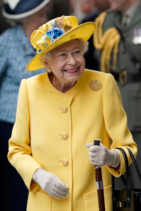 Royal Fans React To Queen's New Hairstyle, After Close Advisor Angela Kelly Shared Details Behind Her Look Royal Fans React To Queen's New Hairstyle, After Close Advisor Angela Kelly Shared Details Behind Her Look