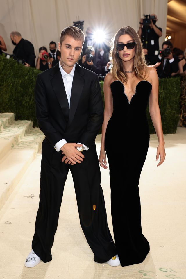new york, new york   september 13 justin bieber and  hailey bieber attend the 2021 met gala celebrating in america a lexicon of fashion at metropolitan museum of art on september 13, 2021 in new york city photo by dimitrios kambourisgetty images for the met museumvogue