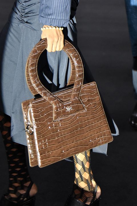 These spring 2023 bag trends are gonna look SO good on you ...