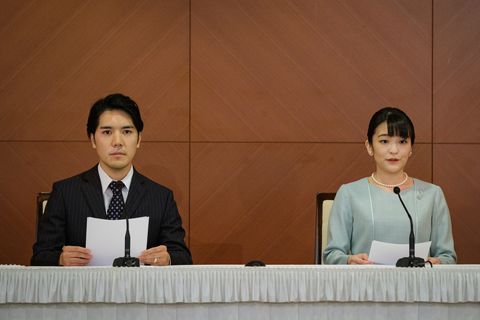 tokyo, japan   october 26 princess mako r, the elder daughter of prince akishino and princess kiko, and her husband kei komuro, a university friend of princess mako, deliver a speech during a press conference to announce their wedding at grand arc hotel on october 26, 2021 in tokyo, japan princess mako married kei komuro today at a registry office following a relationship beset with controversy following the revelation that mr komuro’s mother was embroiled in a financial dispute with a former fiancé following the wedding, mako will renounce her royal entitlements and move with komuro to new york photo by nicolas datiche   poolgetty images